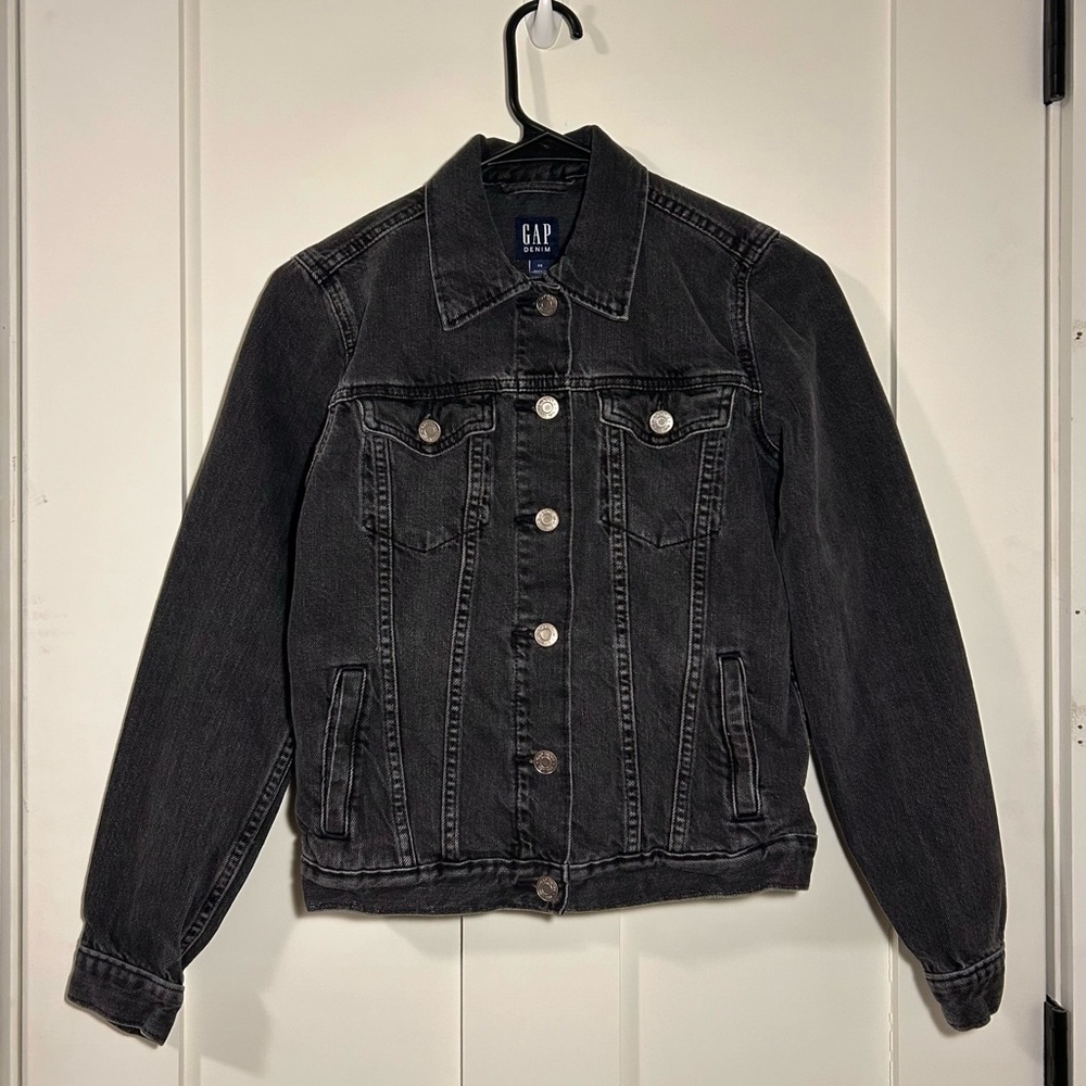 GAP washed denim trucker jacket - black, size XS